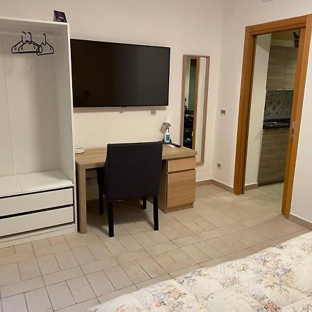 Alex Comfort House Бари Экстерьер фото