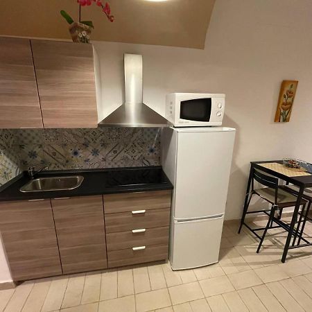 Alex Comfort House Бари Экстерьер фото