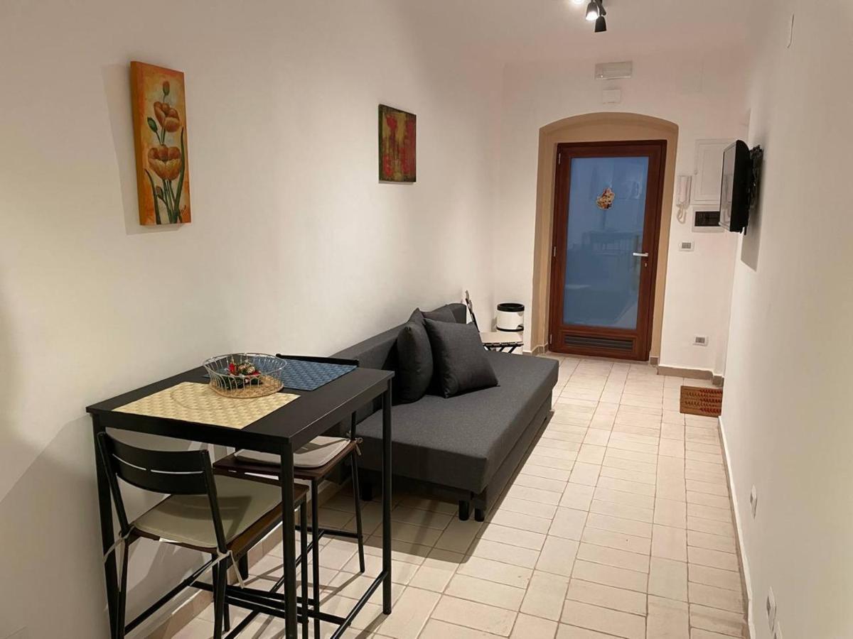 Alex Comfort House Бари Экстерьер фото